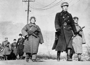 Soviet soldiers advancing in Manchuria in 1945