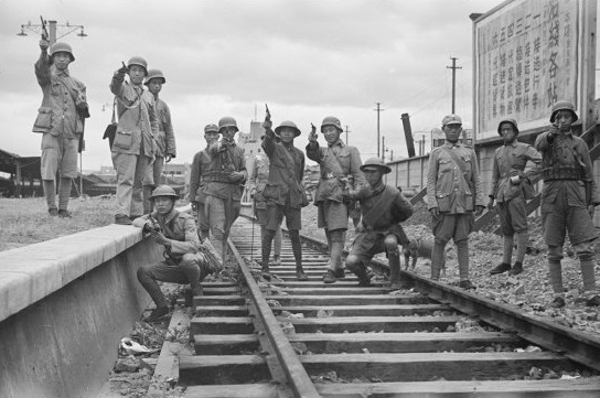 Nationalist troops in show of defiance of Shanghai North Railway Station